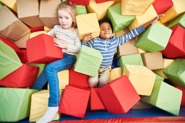 kids-playing-in-foam-pit-37XCR64